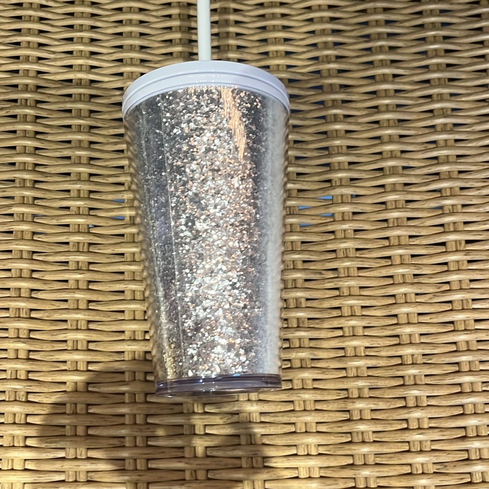Starbucks Grande Cup - Picture 2 of 6